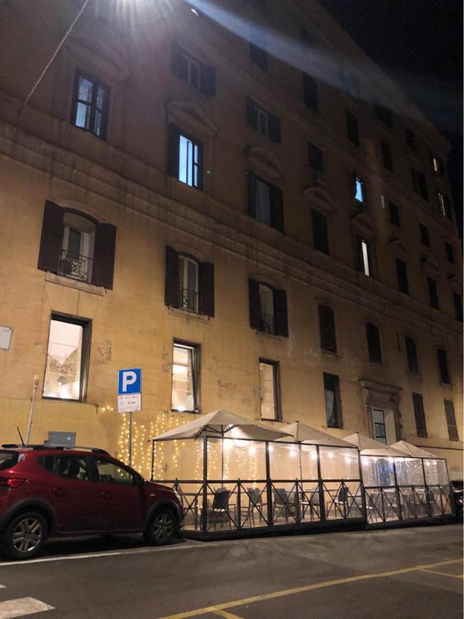 Roma E Il Pittore Luaran gambar