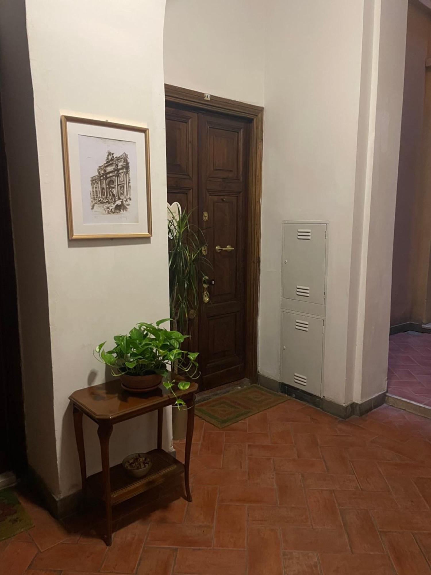 Roma E Il Pittore Luaran gambar